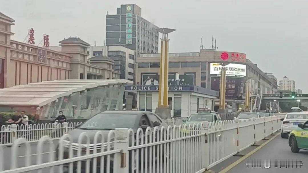 #秋日生活打卡季#
上联:万事顺心成大业
下联:千般如意展鸿图
        