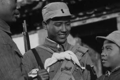 1956年，35岁的农民咳嗽10年，但却一直拒绝就医，一天，他突然用力一咳，一个