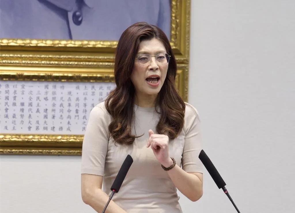 就在刚刚，
 
国民党主席郑丽文发表严正声明，
 
5月27日，针对赵少康邀请金