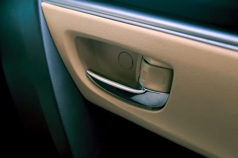 【好车的最高标准是安全，汽车门把手强制性国标发布，要求每个车门内、外均配备机械释