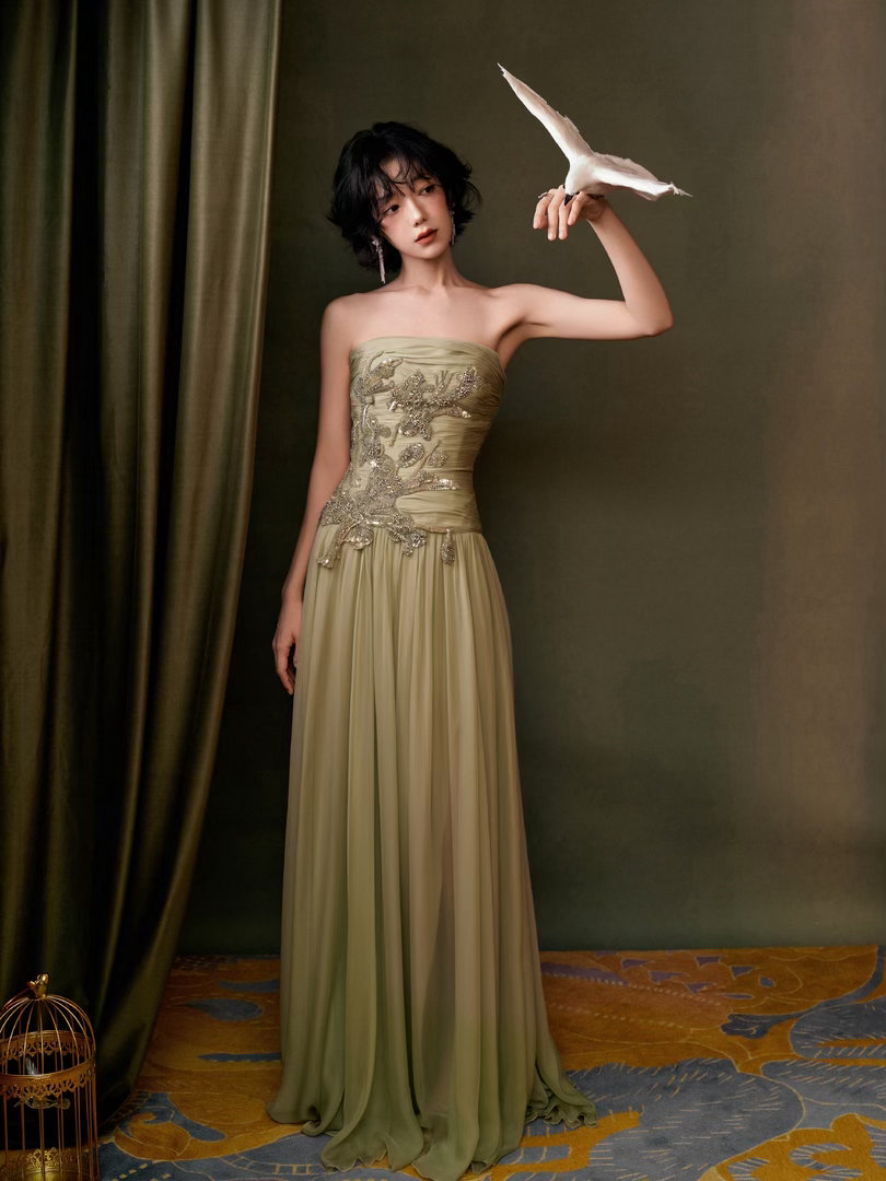 希林娜依·高 今晚湾区升明月舞台造型，一袭Zuhair Murad 2026早秋