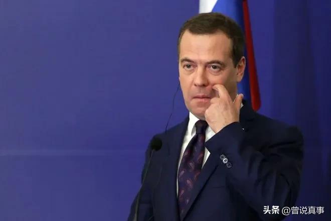 英国摊上大事了，俄罗斯前总统表态！
来自外媒（12）日消息，针对英国政府正式批准