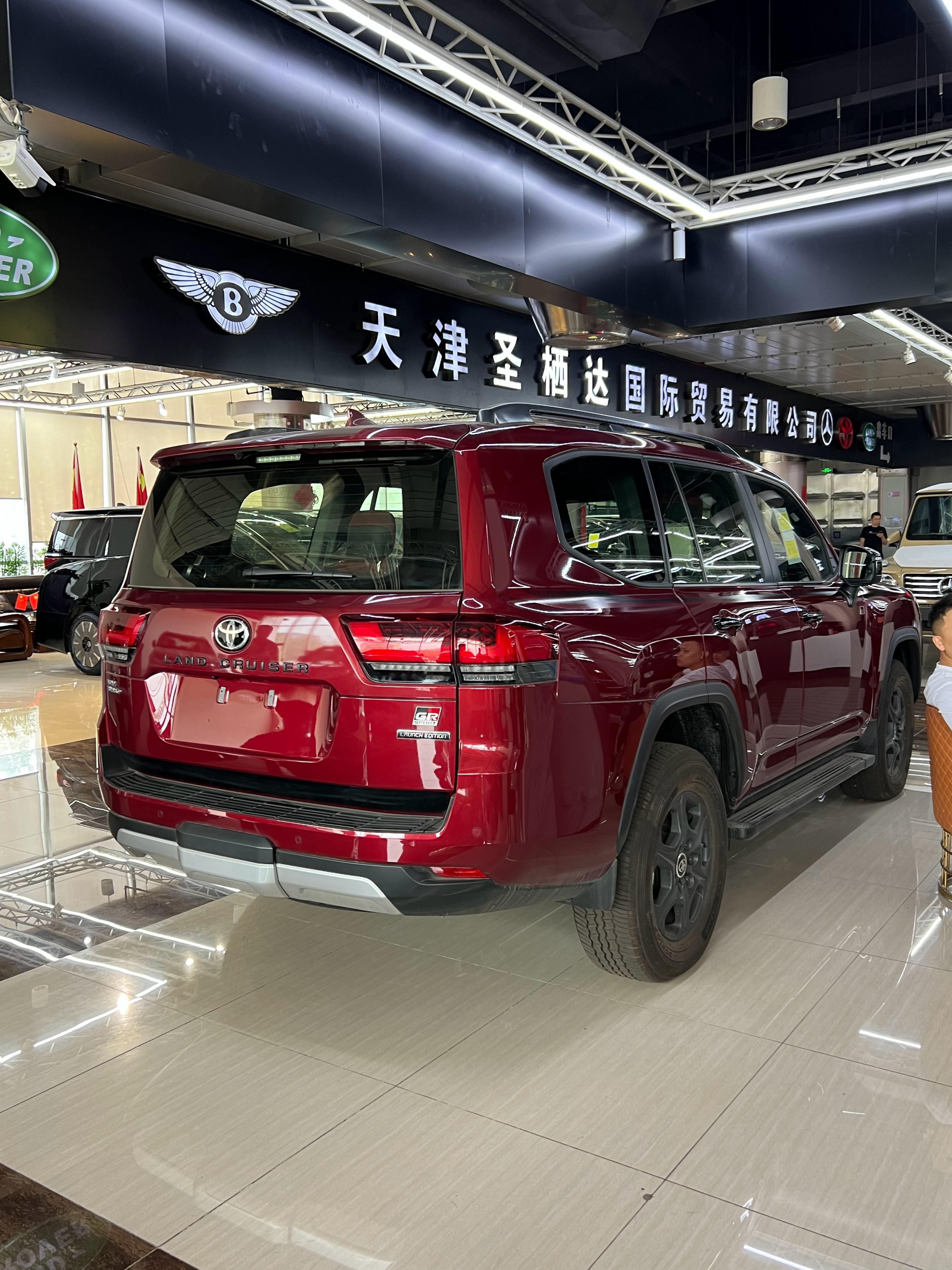 陆巡LC300 Launch Editio猜生产日期[doge][doge]卖价
