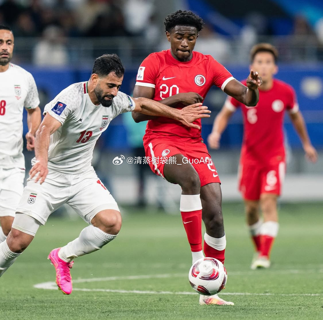中国香港球员米高（Michael Chibuikem Udebuluzor）将加
