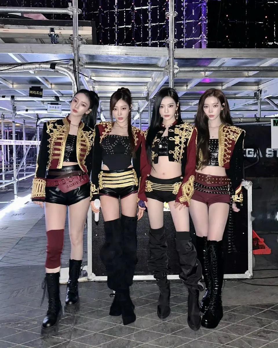 aespa今日官博合照状态如何？柳智敏 giselle 金玟庭 宁艺卓 