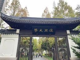 以前上海的考生，是不屑清北的。我们那个年代，复交是上海考生绝对的首选。大概只有那