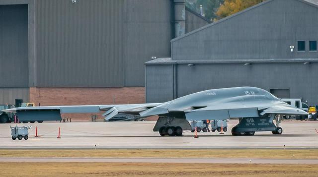 美军为何出动B-2轰‬炸机？

近日，美军出动了他们的‬王牌——B-2“幽灵”隐