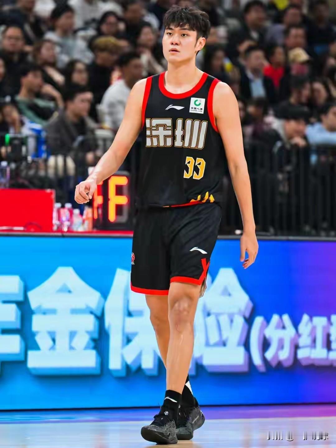 王浩然落选我倒是觉得不意外，我一直在说，王浩然短板就是防守，他的防守一直是问题，