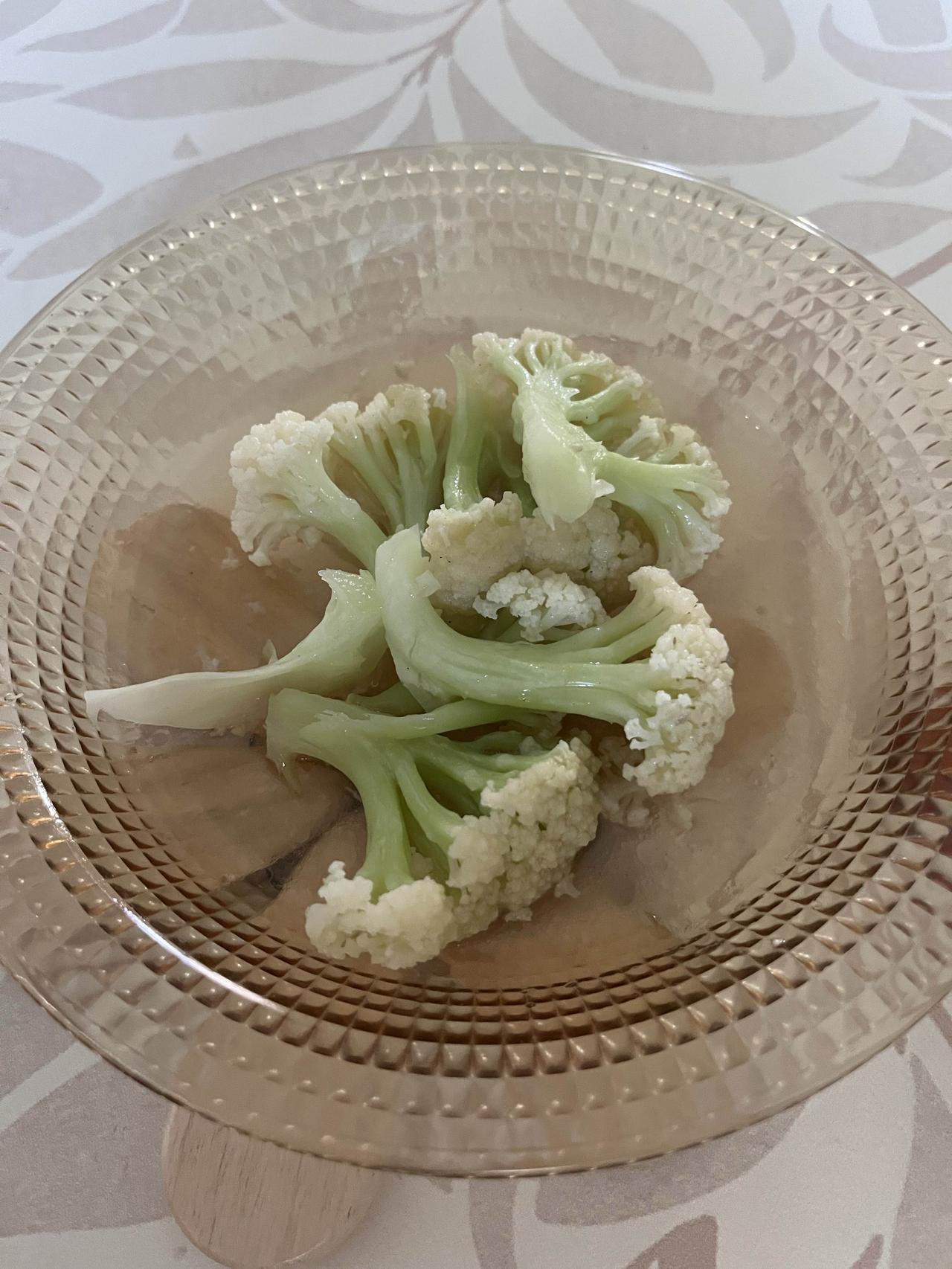 食谱应该这样写：
6月2日早餐，
主食；豆角炒饼
菜品；素炒花菜，鸡蛋木耳炒黄瓜