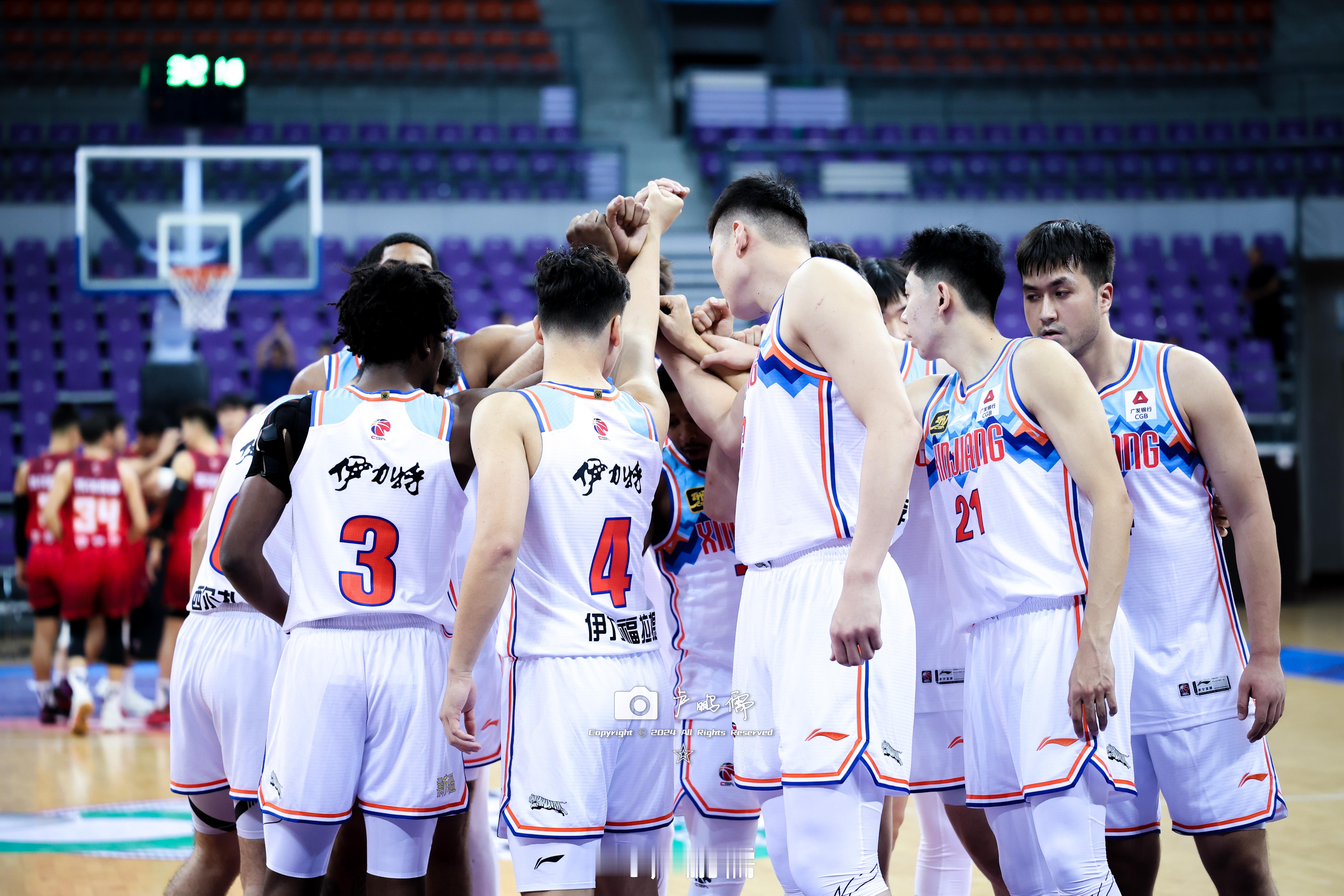 📸 国内球员昨天差不多拍了一节照片三节视频，可是现在又拖延症不想剪视频可咋整[