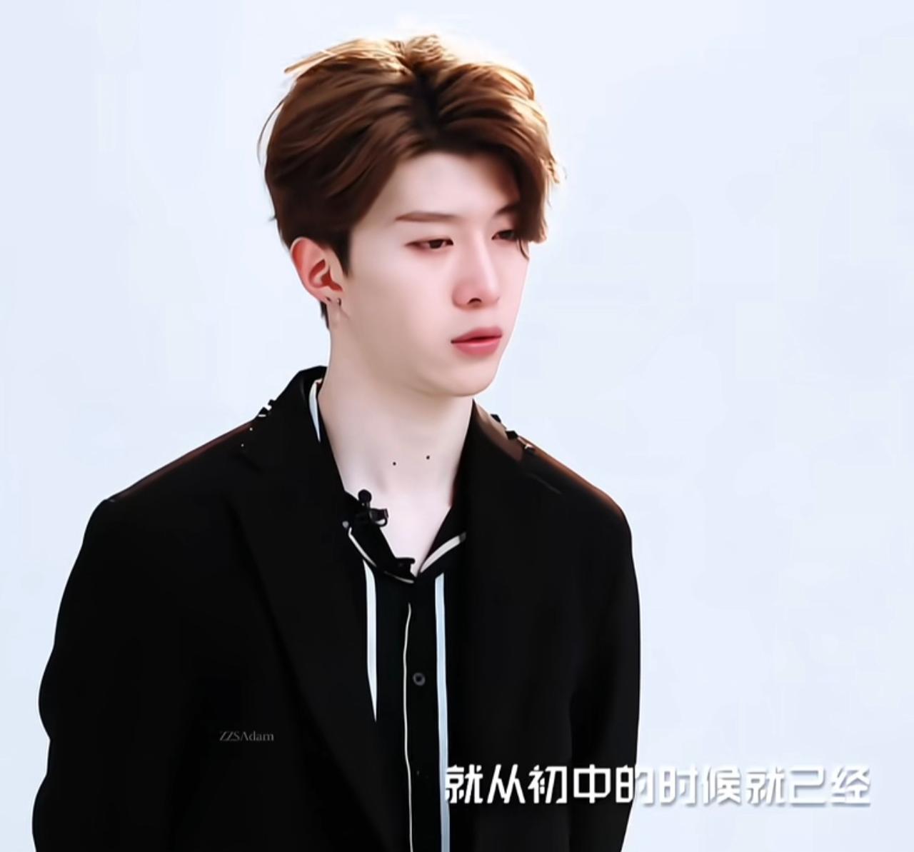 范丞丞：“就从初中的时候，当时我就意识到了我已经不是可以玩的年龄了，我永远都要比