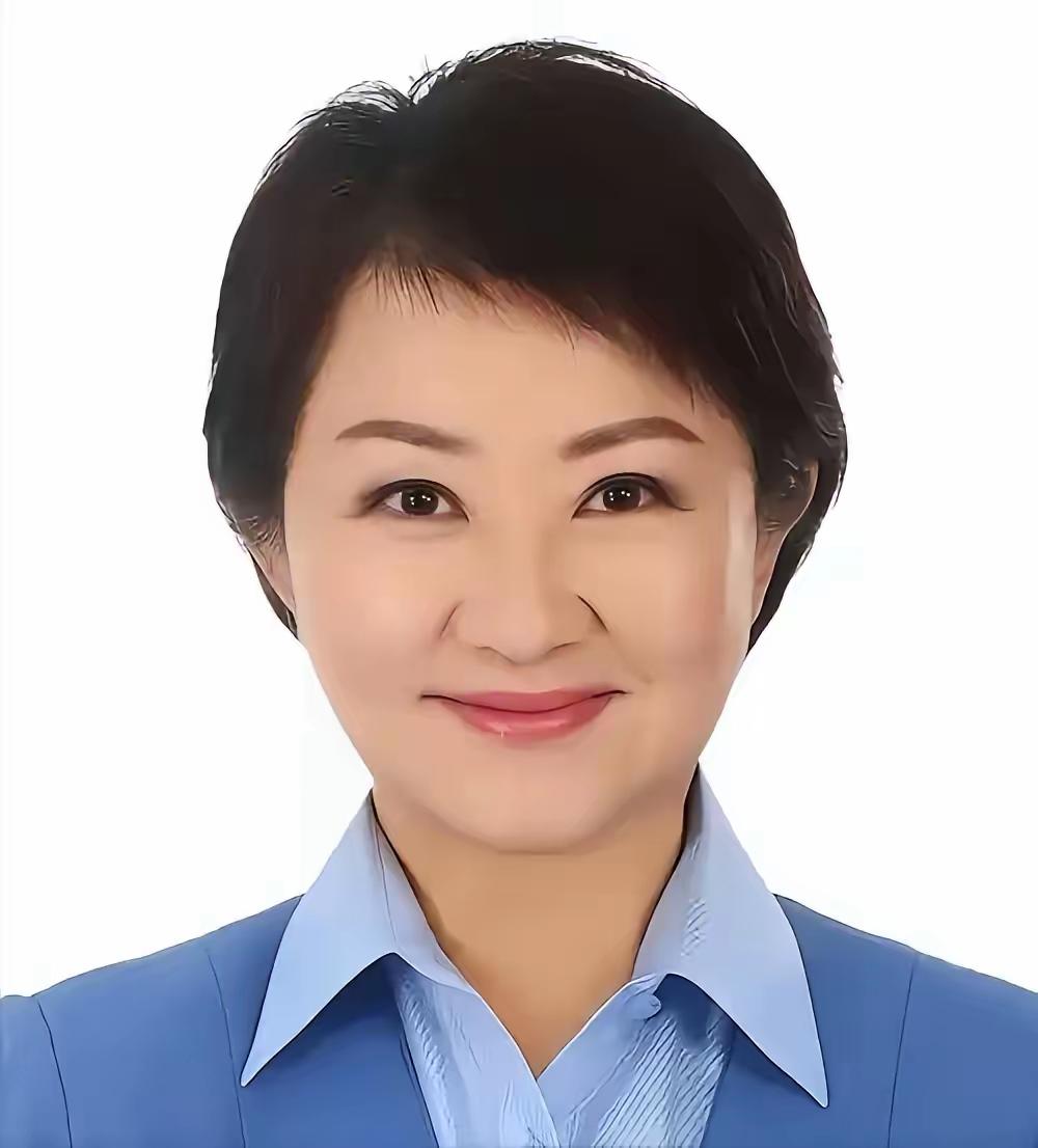 台中市长卢秀燕发布声明，

3月26日，卢秀燕结束11天窜美行程回台，在议会公开