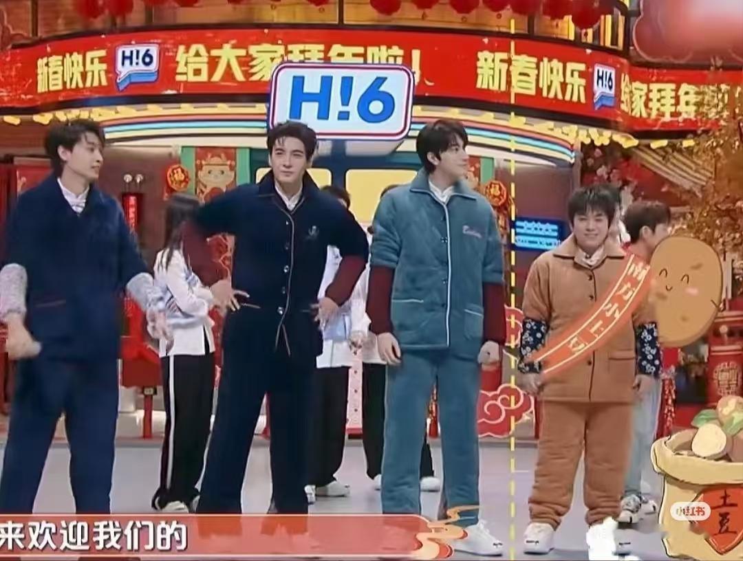 谁懂呀，武艺憨憨的样子好可爱，一本正经的在搞笑！武艺武艺的可爱瞬间
武艺在你好星