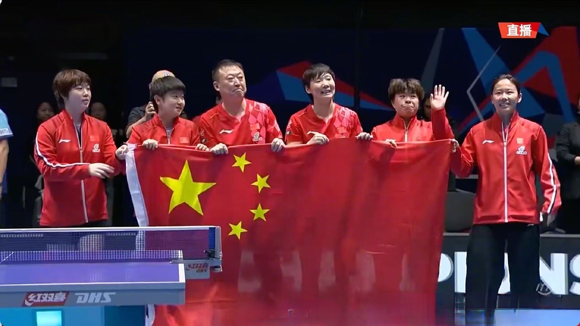 国乒女团7连冠2026伦敦世乒赛女团决赛，由蒯曼组成的中国队，3-2战胜日本队夺