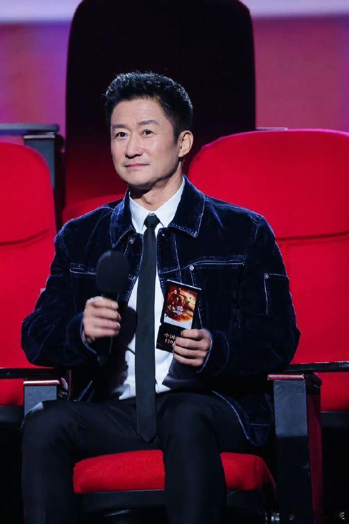 吴京官宣王嘉尔加入镖人世界 吴京亲自邀请王嘉尔加盟《镖人》，不仅是对他音乐实力的