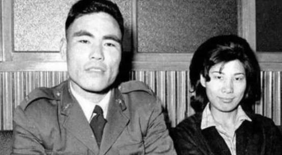 1990年，中国飞行员王宝玉开着飞机叛逃 苏联 ，苏联答应送他去美国，然后给王宝