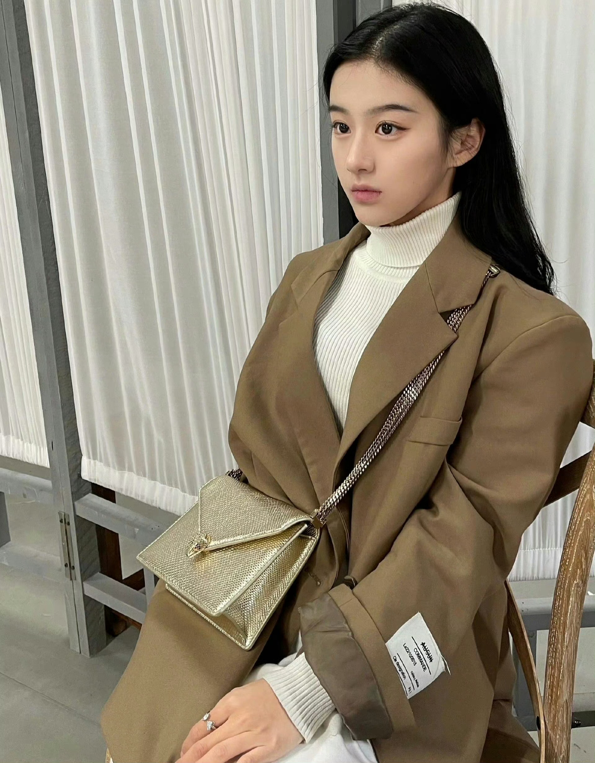 【包上恩】摆在小韩整容医院大厅的医美样板模型 ​·包上恩演女侠又飒又萌水龙吟云包
