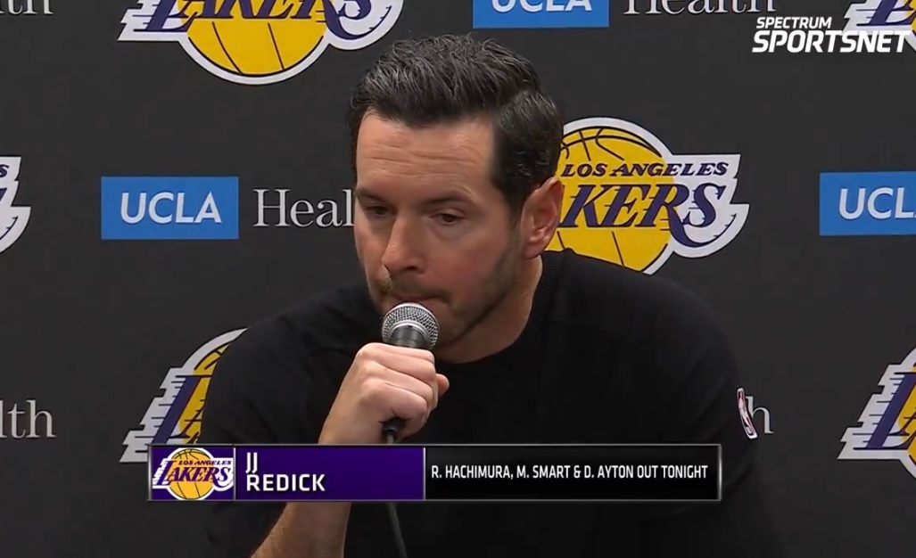 雷迪克谈到八村塁的影响力时说道：“我只知道，当八村塁出战时，我们的战绩是42胜1