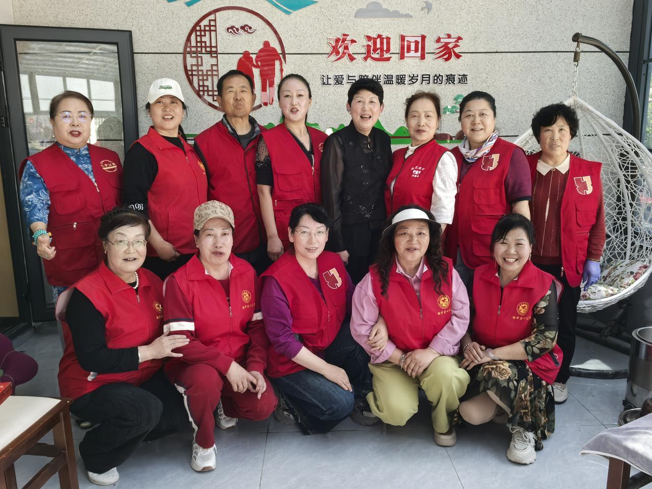 兰州东岗吕济华宣榆中南北关村分店开张

记者王志俭（穿石）文图

5月11日上午