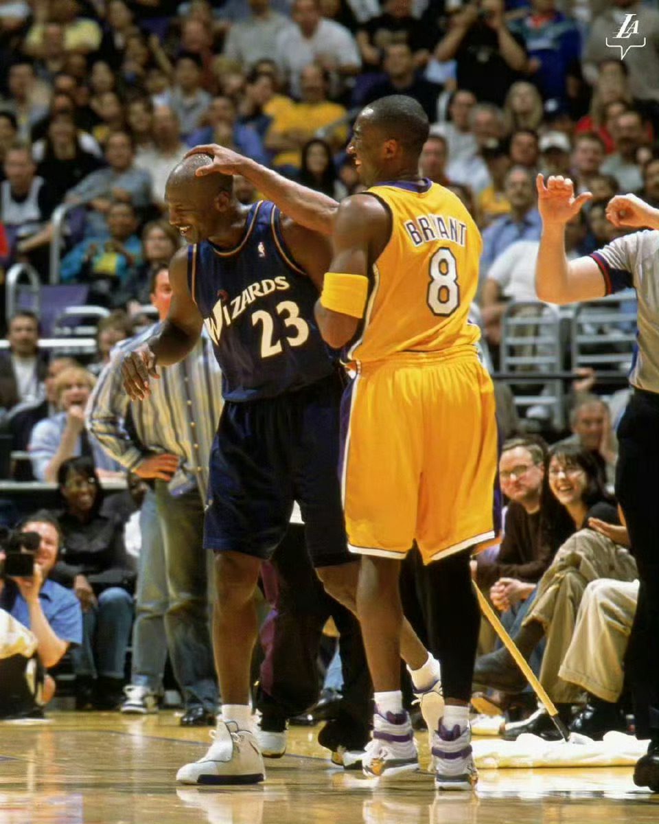 你想要变得倔强，所以你喜欢倔强而努力的人。对于偶像最好的支持，不是多狂热，而是让