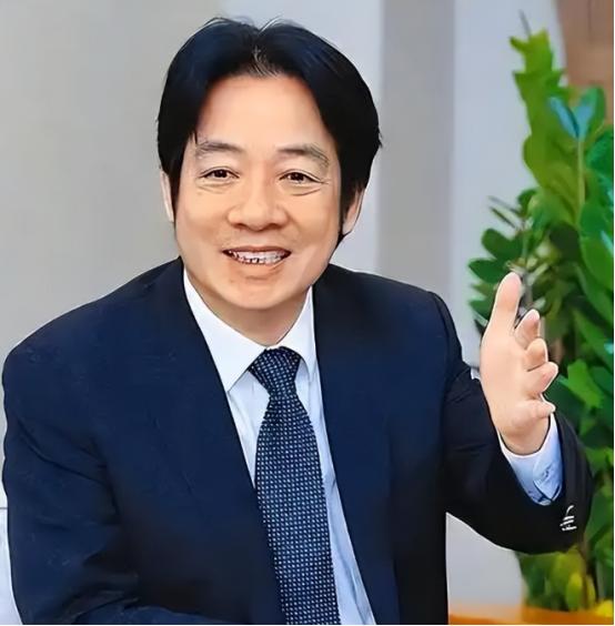 台独分子赖清德突然宣布，
 
1月28日，台民进党当局赖清德出席2月份将官晋任授