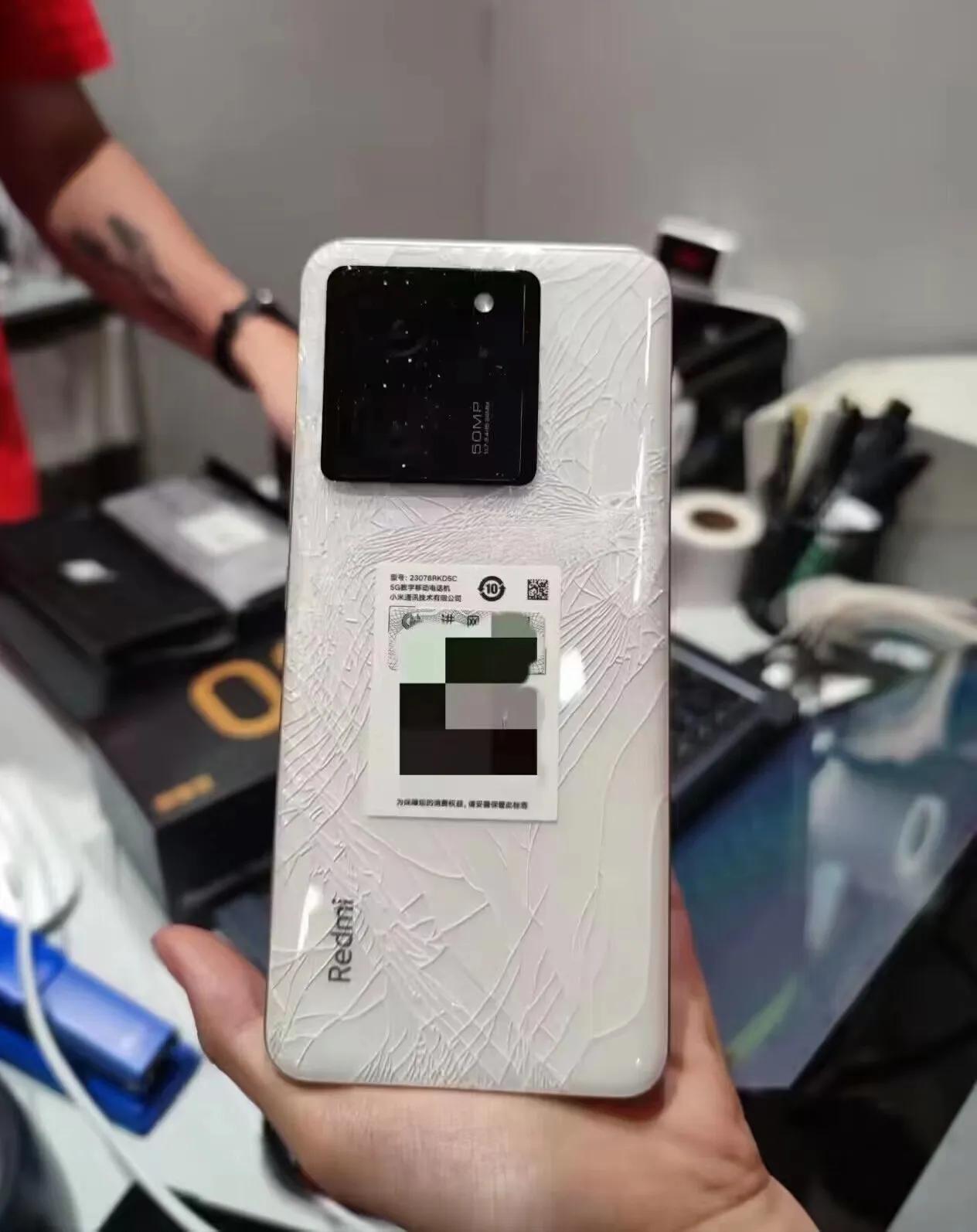 红米K60至尊版太炸裂！全网首摔！[捂脸]我在小米之家拆机不小心把新K60至尊版