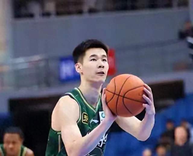 南京同曦男篮客场挑战新疆男篮五五开