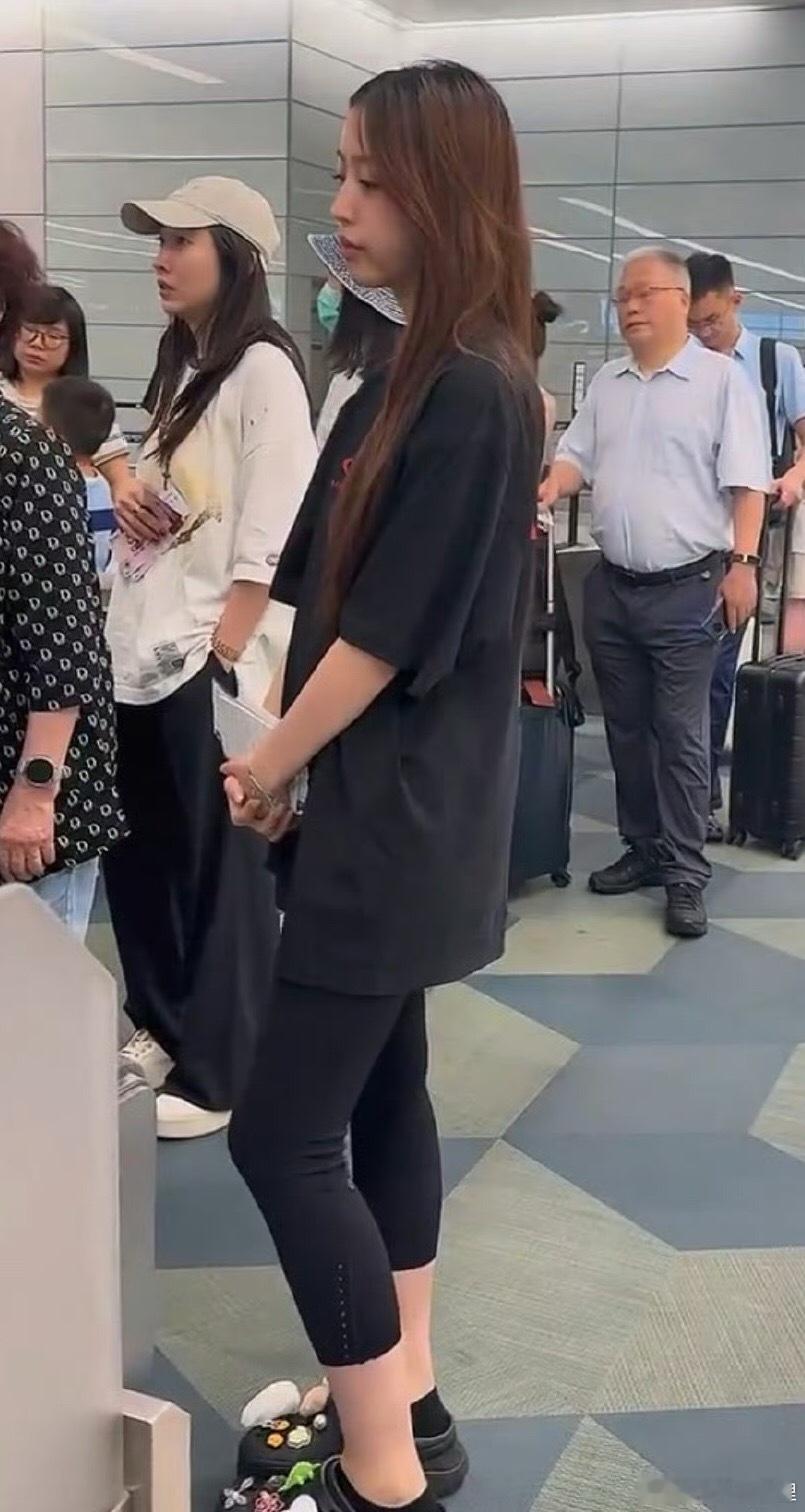 小四月长这么高了好美 ​​​