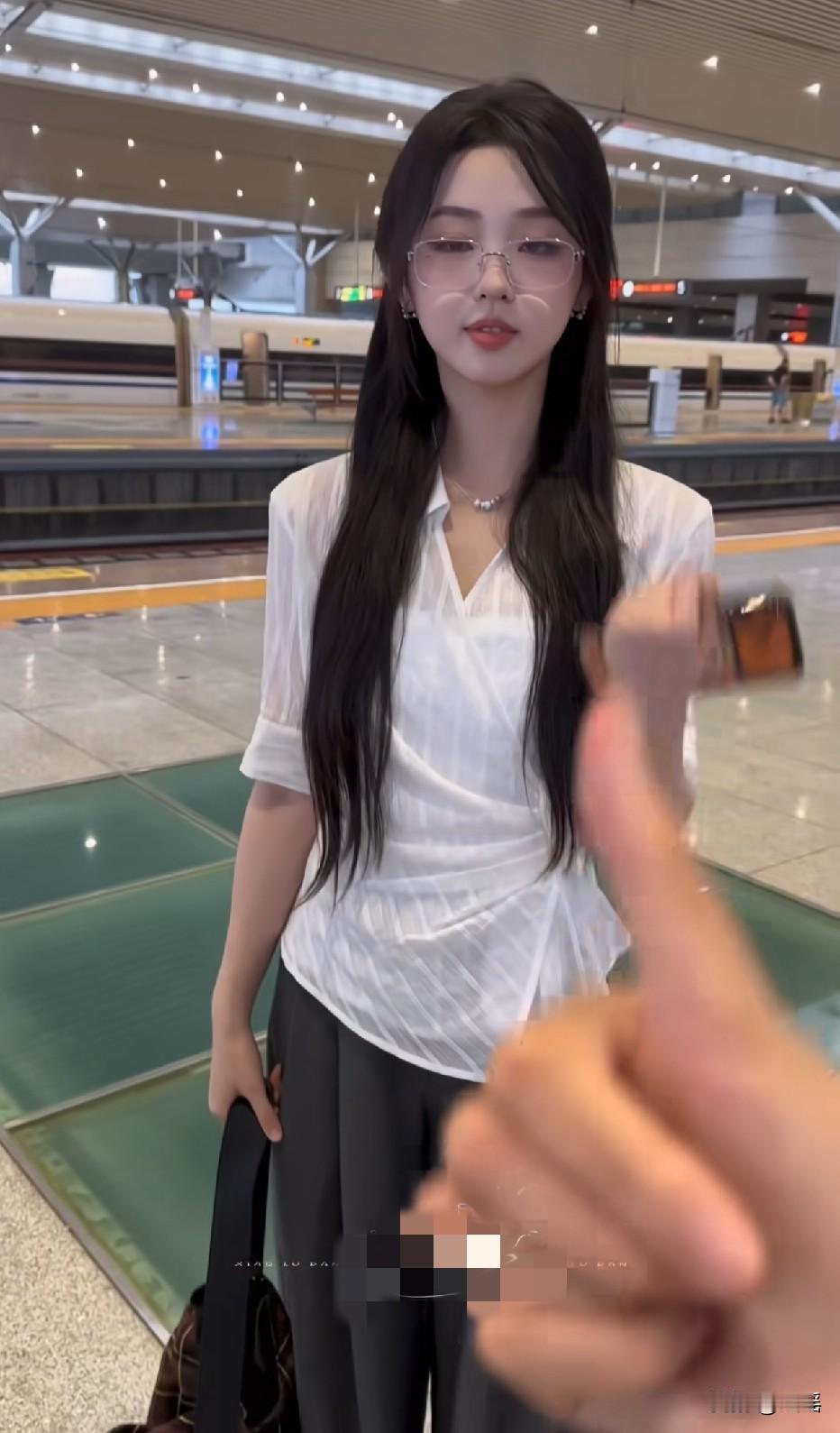 我就说这么眼熟，原来是短剧女主