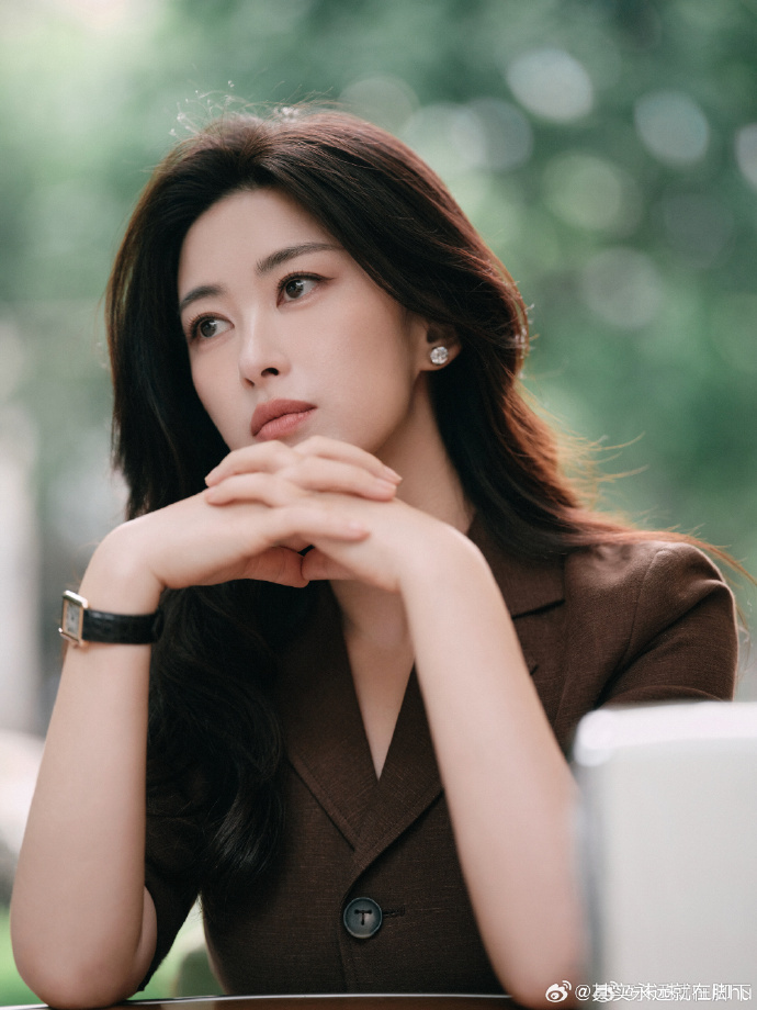 朱珠谈女演员花期 朱珠从不被固有标签束缚，用心诠释每一种女性姿态，许蜜语的不完美