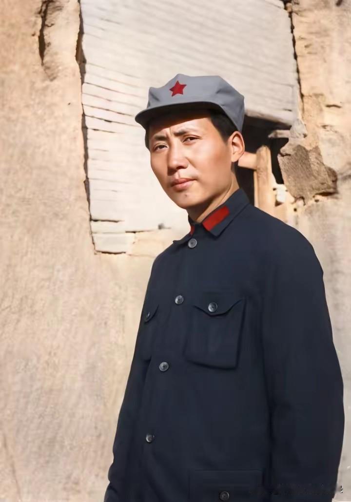 东方红太阳升中国出了个毛泽东，向伟大的领袖致敬！[祈祷][祈祷][祈祷][祈祷]