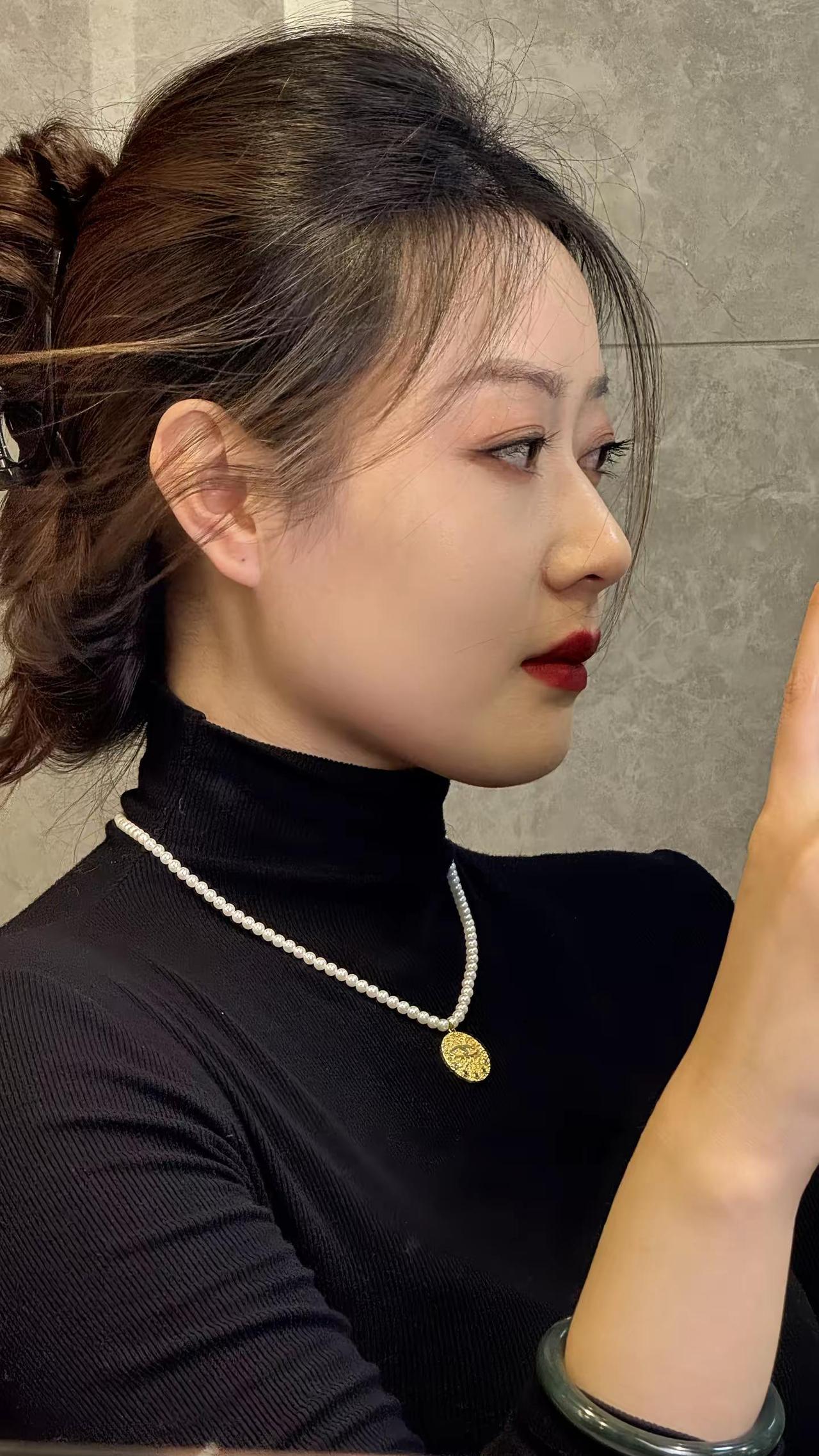 刚认识的时候多好啊 我懂事 你有心 现在不行了我焦虑暴躁 你敷衍不堪