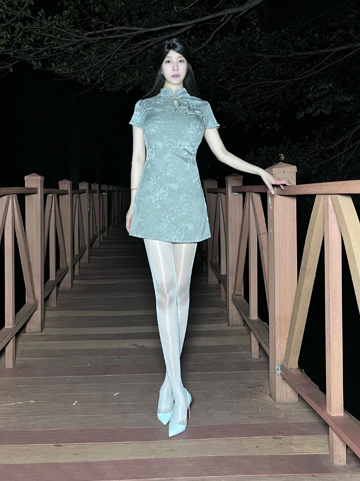 好像应该白天拍的