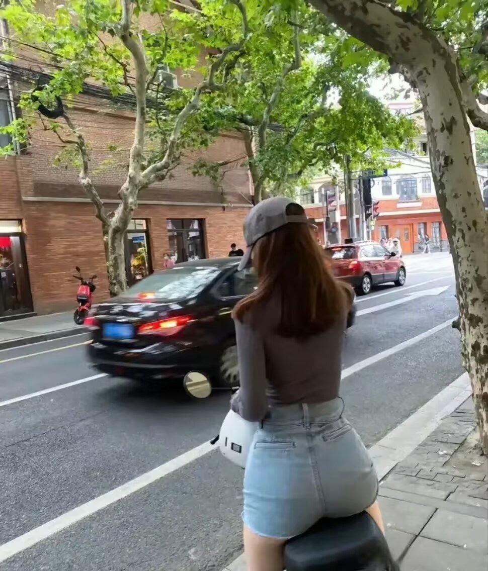 因为你看不到真相！ 所以心里就有了满满的感动......