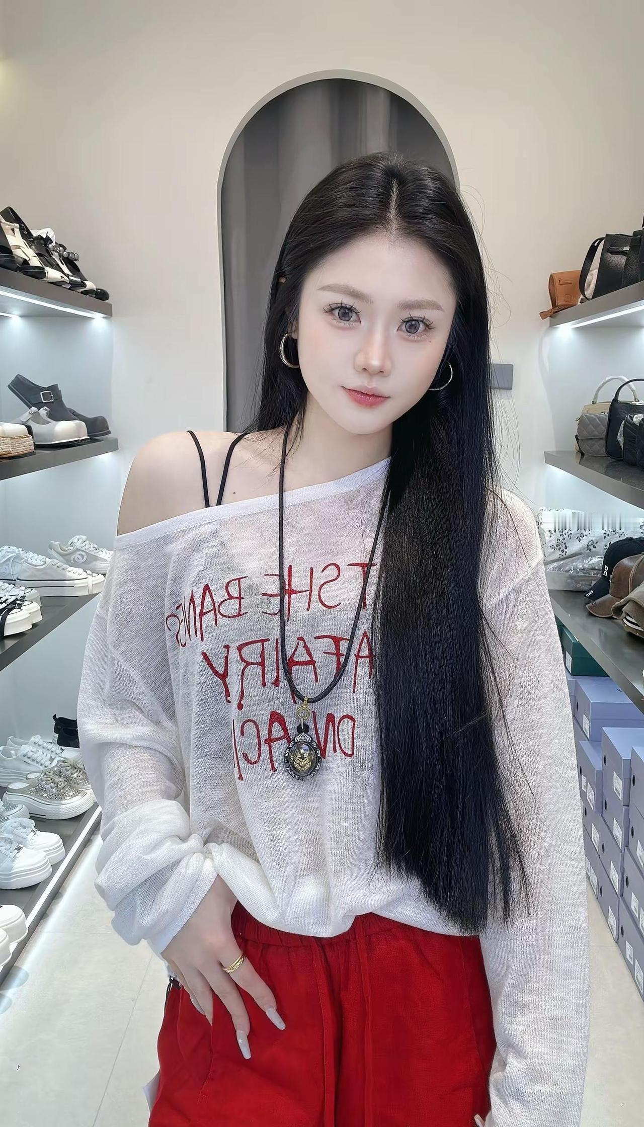 日常穿搭自由 穿搭自由今日份ootd来啦 慵懒风防晒长袖 伊春地下限量范
