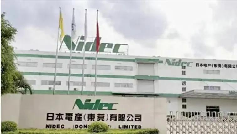 日本企业在我国破产，给5年以上的员工补偿15.5万，结果遭到投诉，说“恶意补偿”