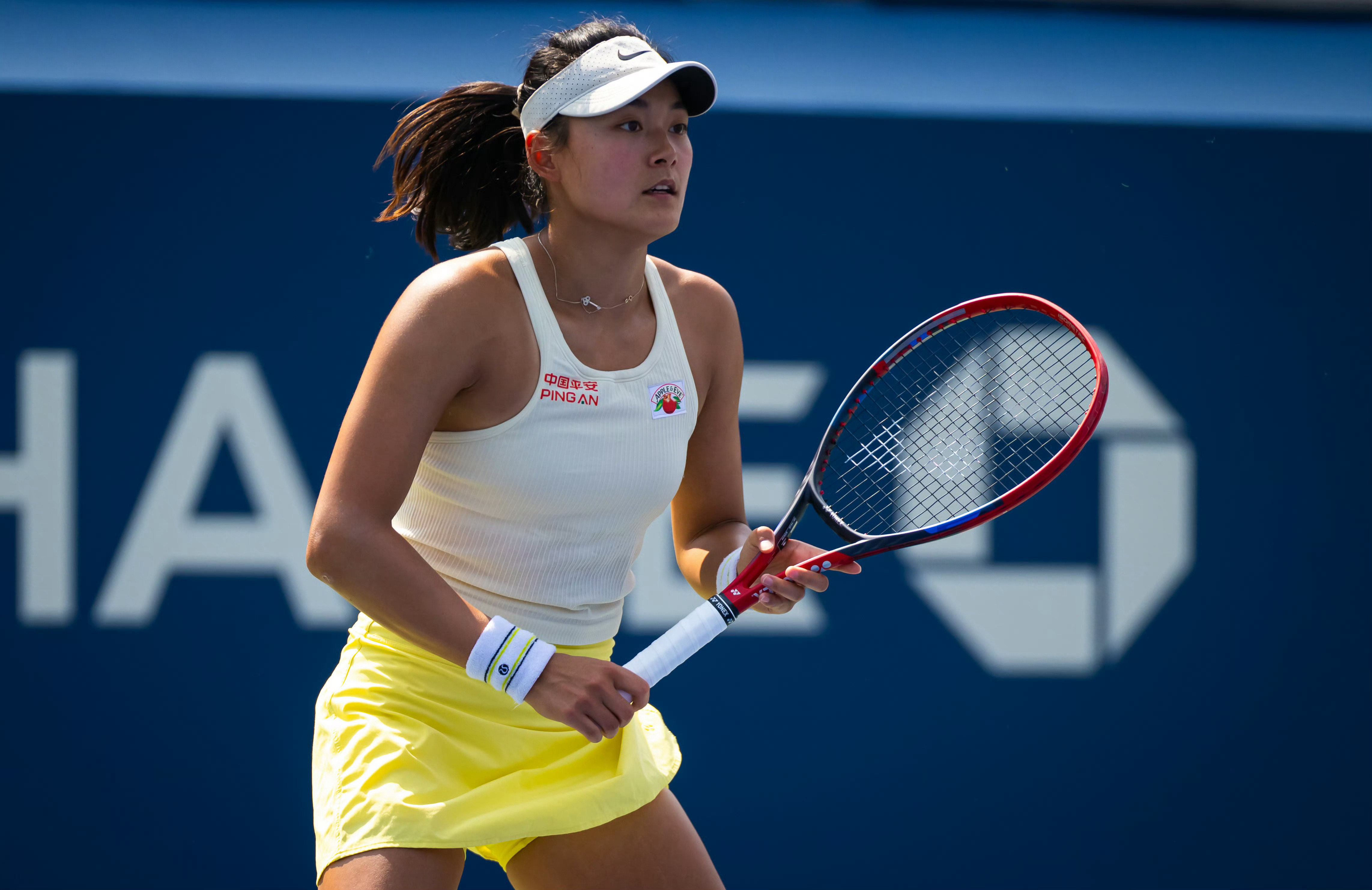 #美网2024# 美网女单第四轮，中国选手王雅繁错过了全部的8个破发点，最终以1