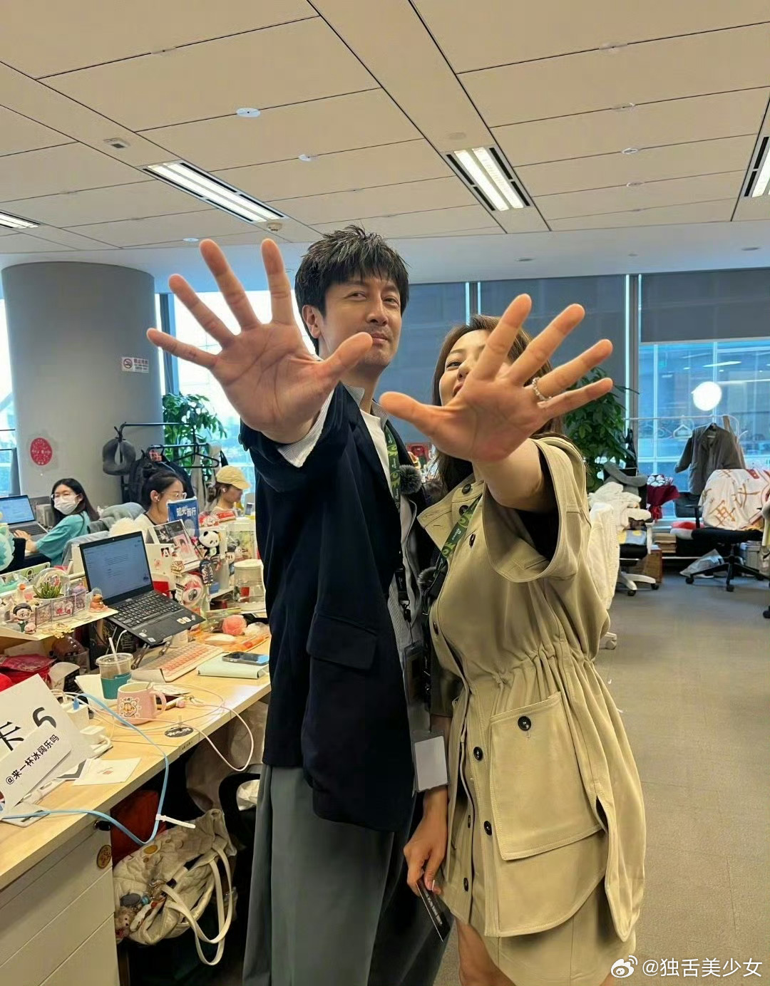 高圆圆张鲁一五连拍这么萌的人竟然有两个，张鲁一也是闯入呆萌赛道了，高圆圆好美！！