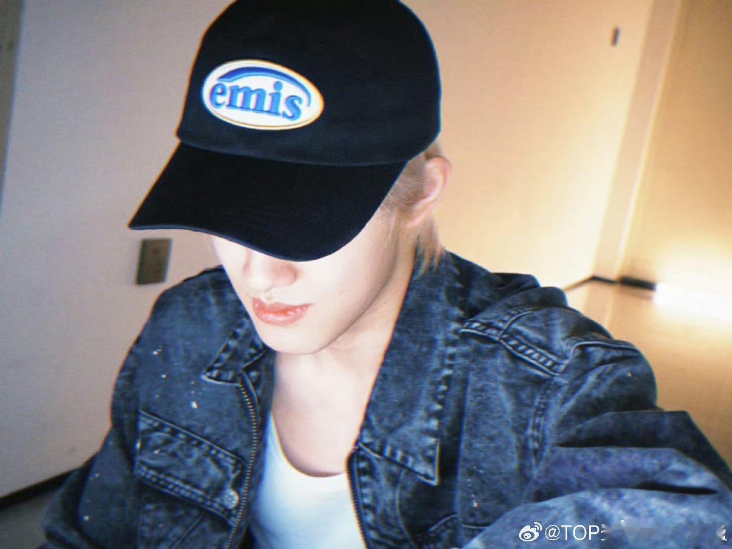 张极的编曲Demo以美式随性风为基调，但并未流于表面化模仿，而是在松弛的节奏框架