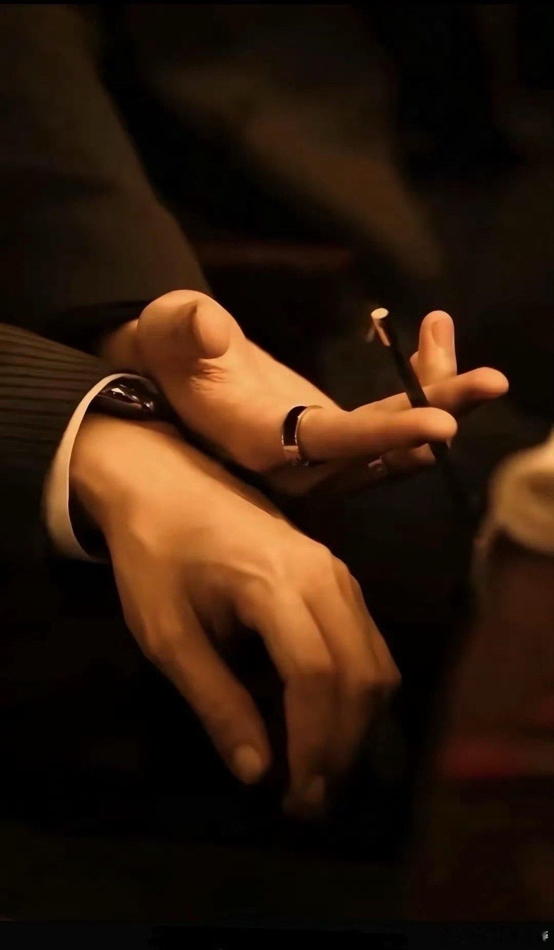 好久没推BL了！这张照片，懂的都懂搞得我又想看BL了，有推荐吗