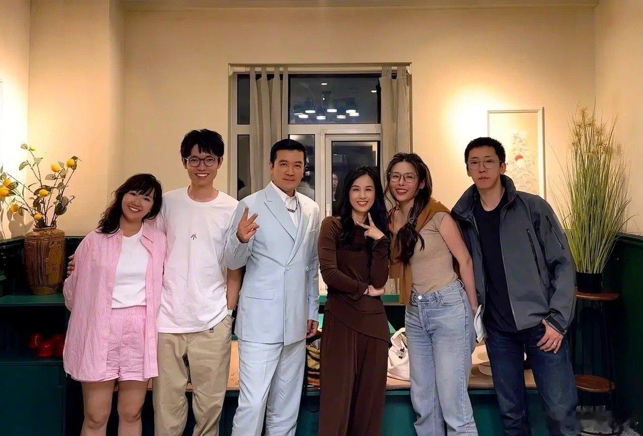 杨子黄圣依葛夕留几手签约蜂群 [允悲][允悲][允悲]闹了半天再见爱人不是离婚综