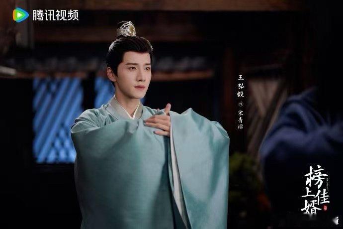 王子奇卢昱晓新剧开播 王子奇卢昱晓的榜上佳婿今晚开播啦，剧里cp好多，状元郎追妻