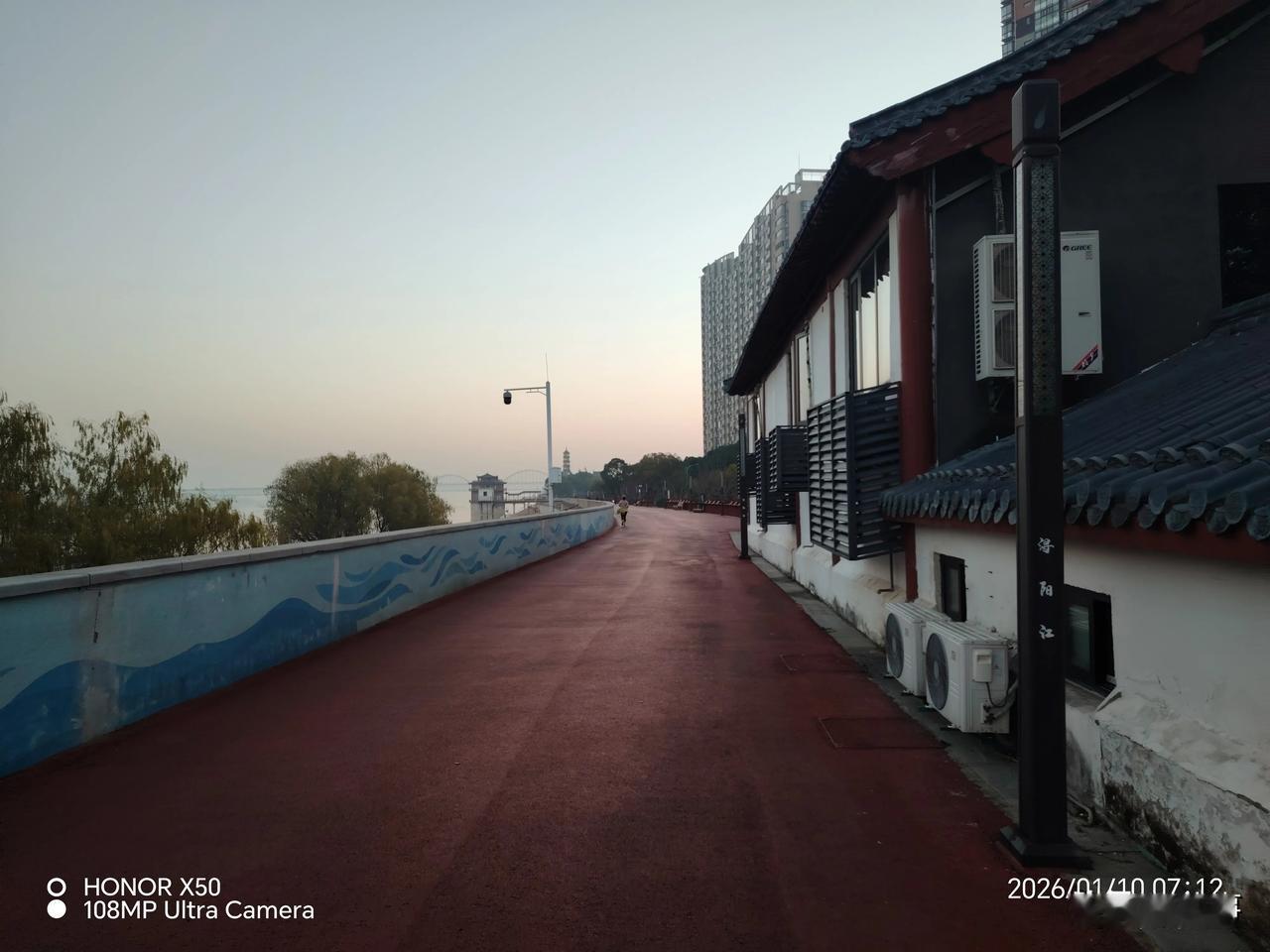 你觉得中年人的压力主要来自哪里压力主要的是生活压力