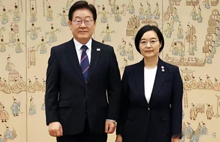韩圣淑具有务实风格，又是一个务实的人，韩国总统李在明本就是一很务实的人，他一心只