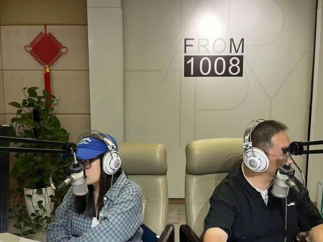 宁波一档特殊的电台温暖孤独的公路英雄宁波北仑区传媒中心今年6月推出集卡司机专属电