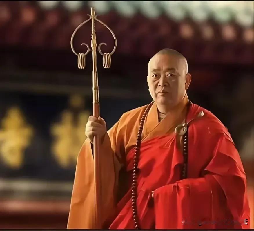 没有事发时，他被人膜拜，被奉为“上仙”。事发后，他连群众都算不上，普通人都可以踩