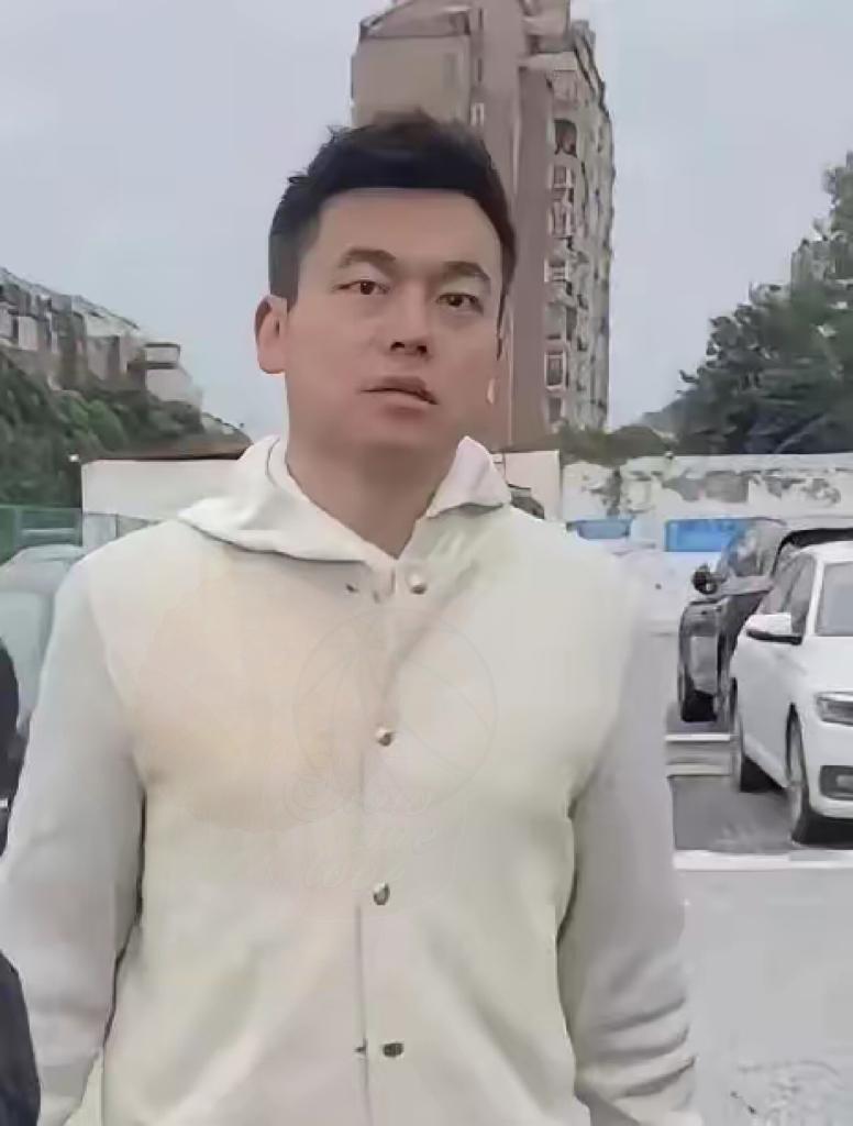 好消息来了，
​在重多网友的帮助下，
​上海君和律师事务所许晟骜真的辞职了！
