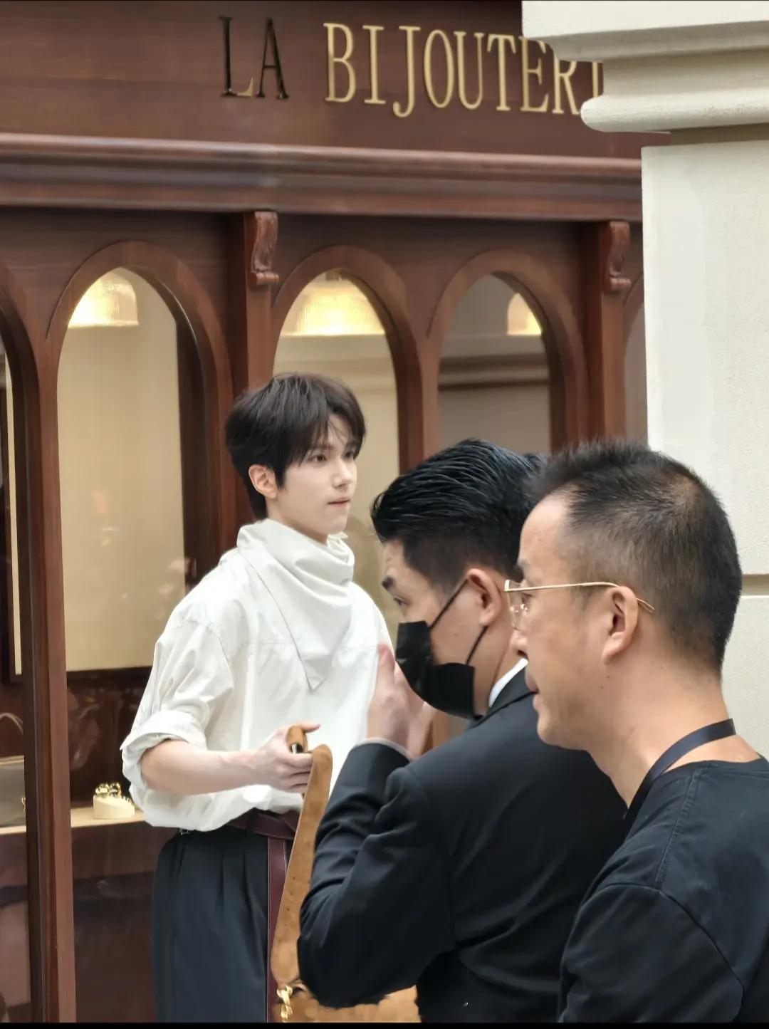 今日太古里活动：余承恩、周翊然、董思成、周洁琼四个人状态谁更好一些？ ​​​