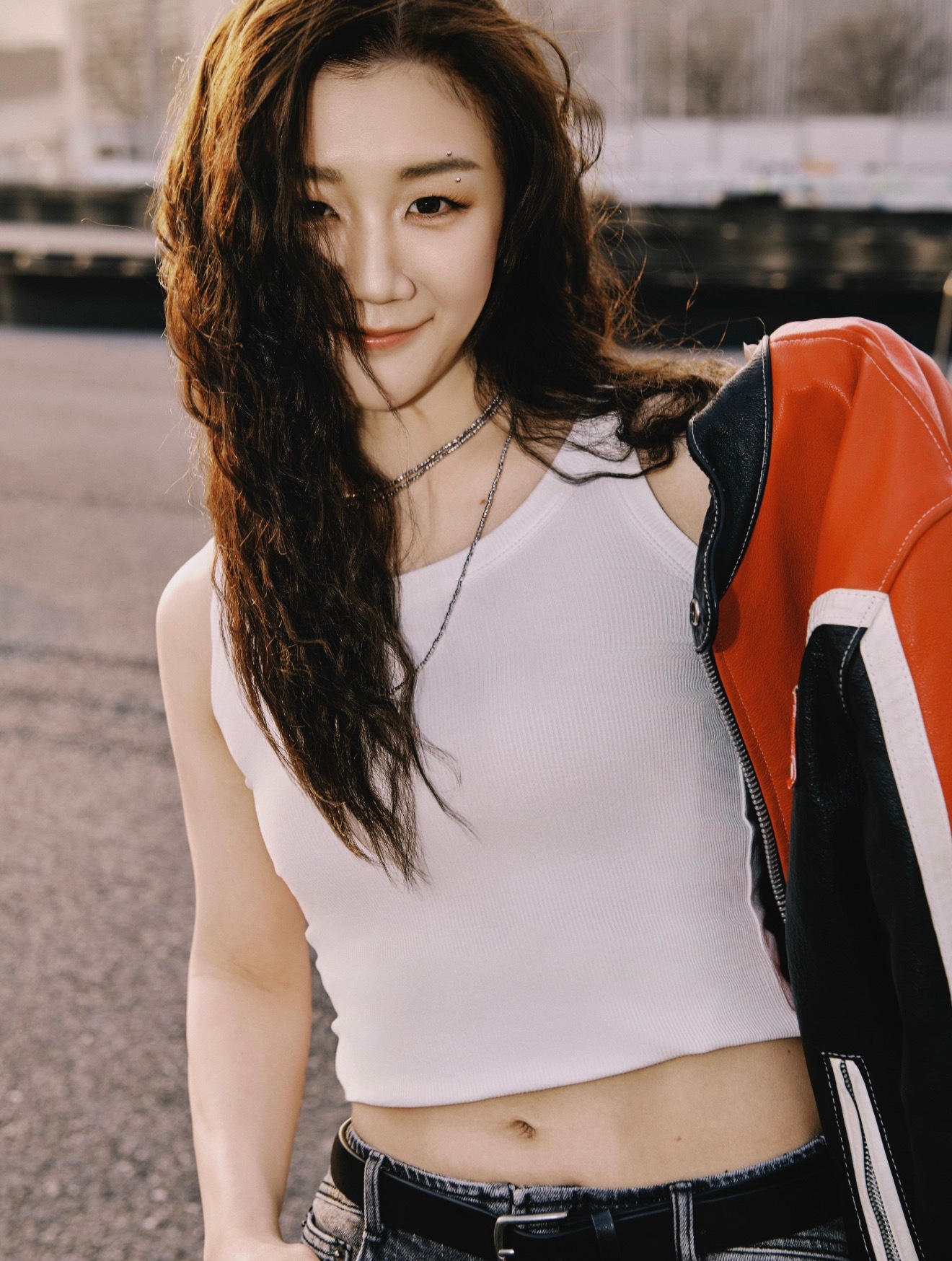 F1 🏎️今天是散发着帅气的文案🖤好想躺在老婆的腹肌上做梦陈梦看F1晒照陈梦