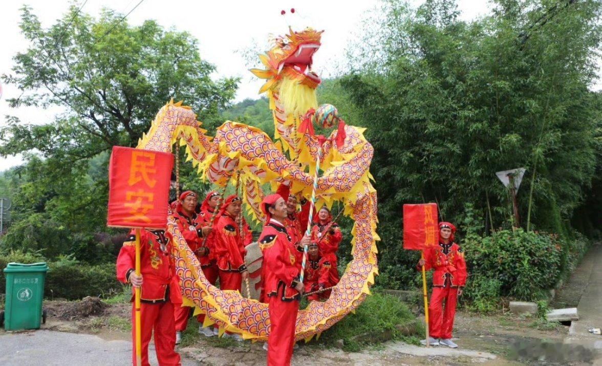 浙江年味藏着这些中国非遗 浙江长兴年味太治愈了！杀年猪、打年糕、做鱼丸、酿红曲酒